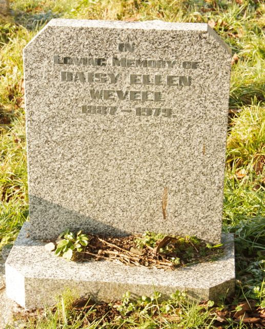 Wevell, Daisy Elln